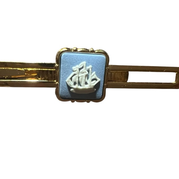 Wedgwood Light Blue Tie Clip Ship Motif - Picture 1 of 5
